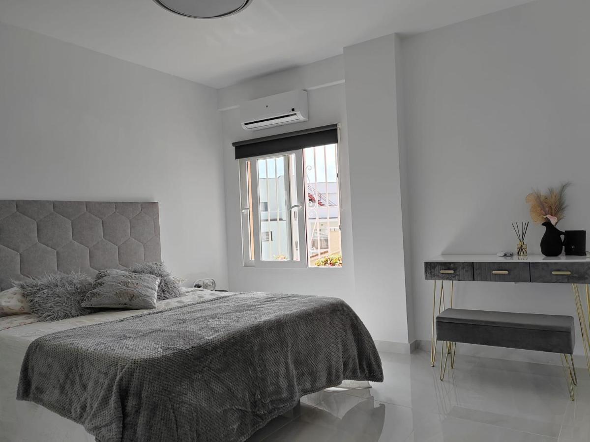 בנאלמדנה Apartamento La Torre,200M Hasta La Playa מראה חיצוני תמונה